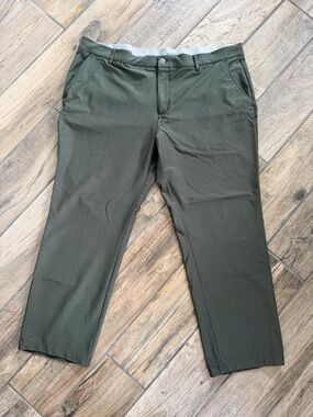Adidas Men’s Golf Pants, Olive Green, Size 42x30